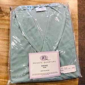 Private Quarters NEW Robe
